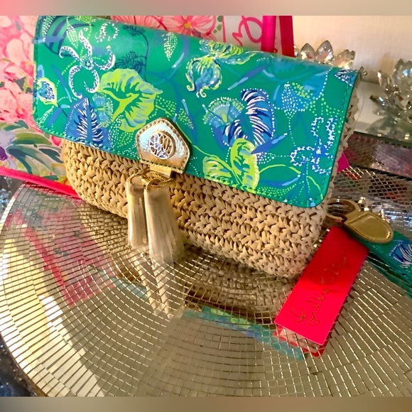 Beautiful lilly bag and key  chain - Picture 1 of 3